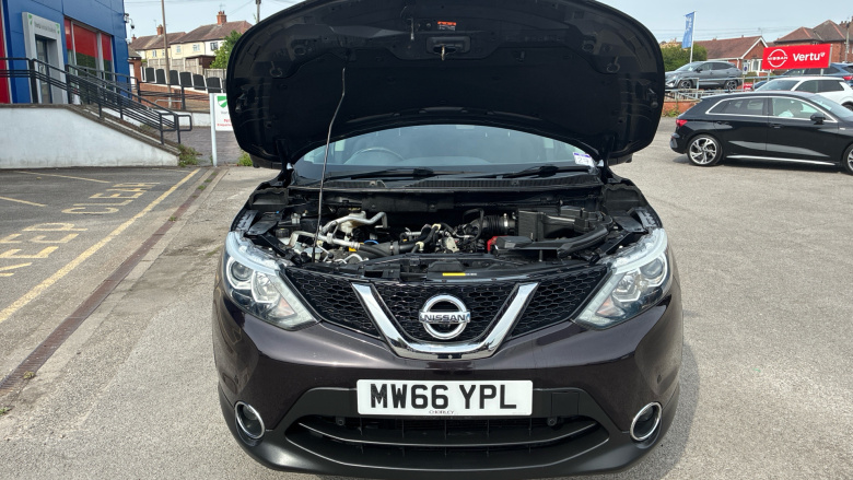 Nissan Qashqai 1.2 DiG-T N-Connecta 5dr Petrol Hatchback